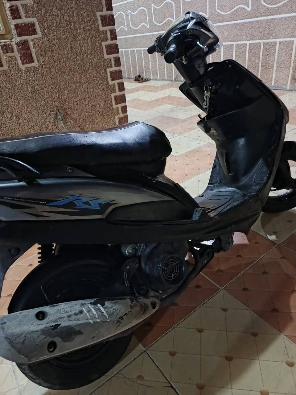 السلام عليكم دراجه ماكس عدله 120 مراوس ب ايراني شعندك نزل 
بوشه 49 دراجه شلعه و معدل نقصها شخاطه مال سلف و ستاند وسطي فقط دراجه مكفوله مكاني بعقوبه بهرز الرقم***********
