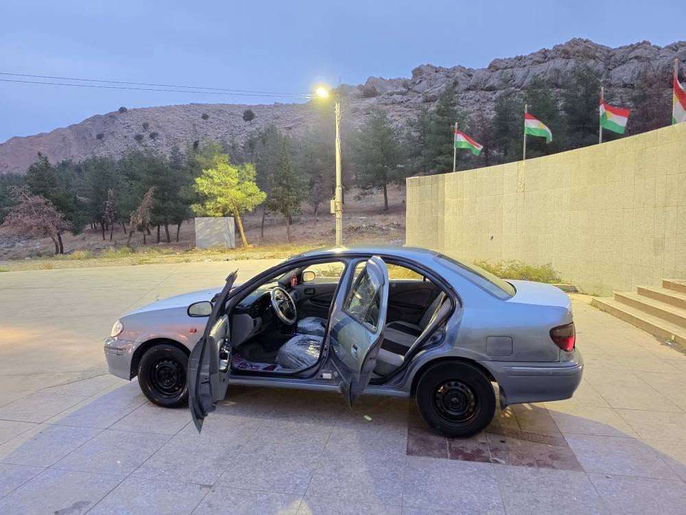 نيسان صني • ٢٠٠٢ • رانية