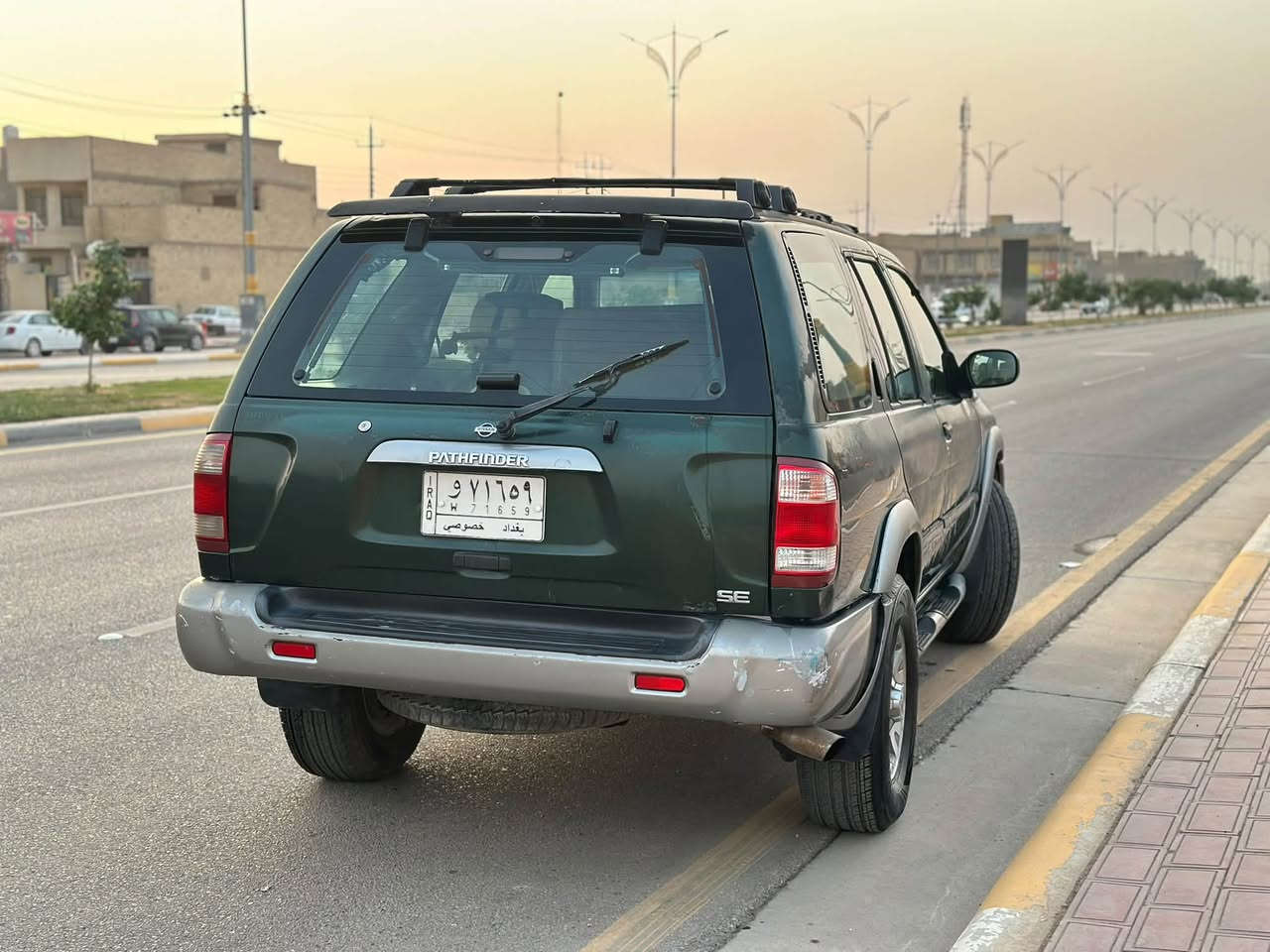 نيسان باڤندر • ٢٠٠٠