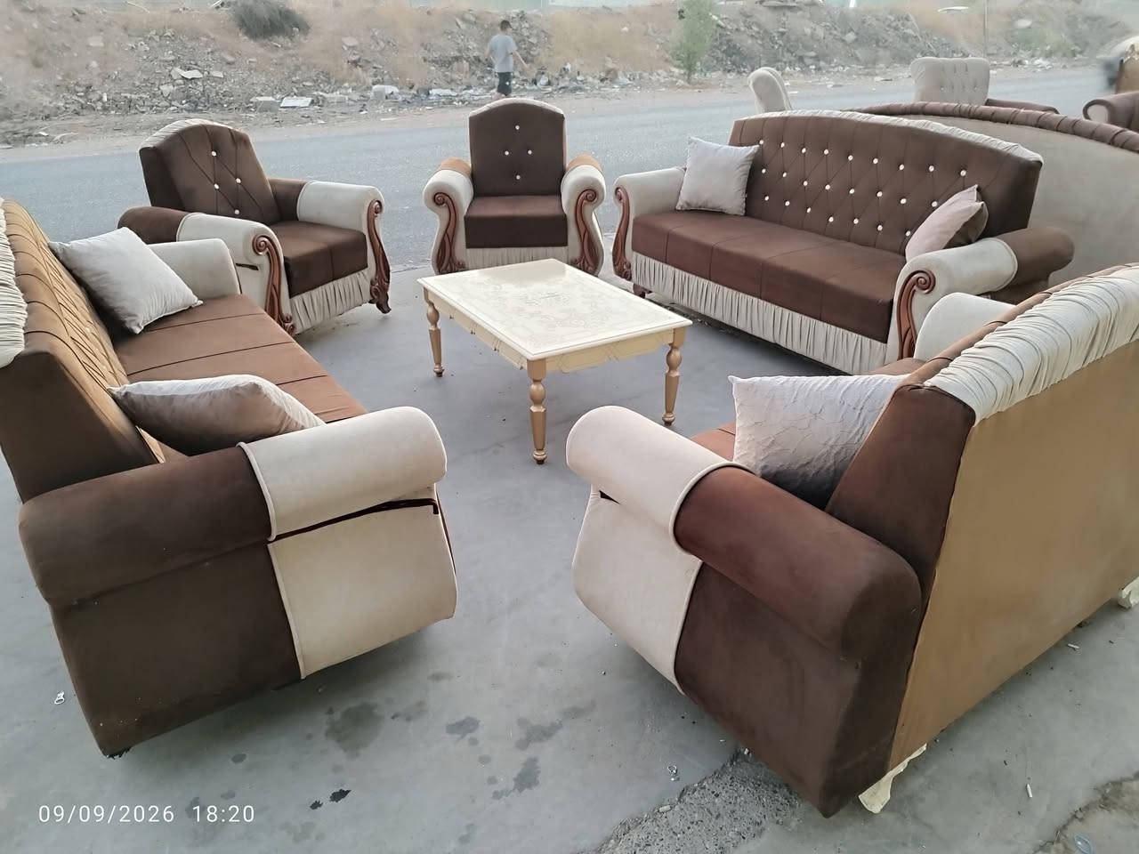 سعر ٢٧٥ 
..
🌷🌷 مزاد عبدالله الجاف🌷🌷

اي شي غراض عدكم للبيع دزو علا خاص او واتساب 

🌷مزاد عبدالله الجاف 🌷 نشتري كلش أغراض منزلي عليك فقط ادز صور غراض..... قنفات.. ديوان.. غرفه نوم.....
***********
📞📞📞☎️ فايبر واتساب أيضا
عنوان 🚚🚚🚚🚚 خانقين انواء جويه شارع مستشفى خلف مركز شرطه
