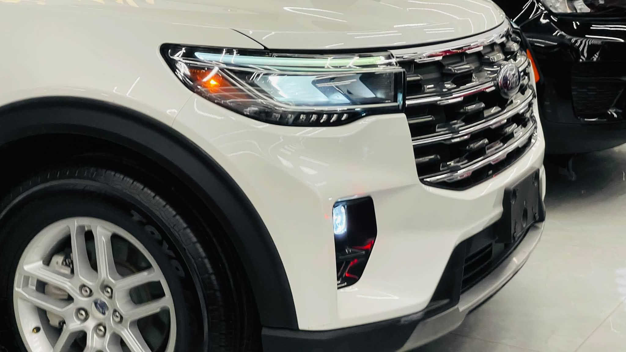 ا 🔥 Ford Explorer Active | 2025 🔥

🤍 لون أبيض، حالة جداً نظيفة وجميلة

🚘 ماشية 24,000 ميل
📸 كاميرا أمامية وخلفية
✨ داخلية نظيفة وعصرية
🔹 صبغ فقط قطعتين
🔹 بابين بيهم ضربة، والضرر خفيف جداً

💰 السعر: $29,300بها مجال

📍 المكان: أربيل
📞 ***********

🔥 للمزيد من المعلومات والفيديو، تواصل معنا
•••••

🔥 Ford Explorer Active | 2025 🔥

🤍 ڕەنگی سپی، دۆخی زۆر جوان و پاک

🚘 24,000 مایل ڕۆیشتووە
📸 کەمێرای پێش و پشتەوە
✨ ناوەوەی پاک و مۆدێرن
🔹 سەبغی تەنها 2 پارچە
🔹 2 دەرگا لێدانی هەیە، بەڵام دەحمەکەی زۆر خەفیفە

💰 نرخ: $29,300 مجال

📍 هەولێر
📞 ***********

🔥 بۆ زانیاری و ڤیدیۆی زیاتر پەیوەندی بکە
