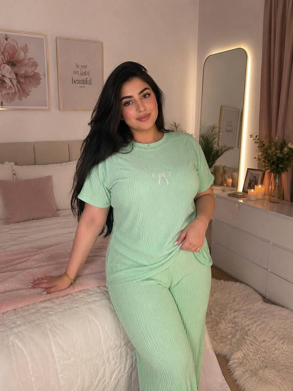 🔥 تراك كريشة 
سعر 8 الف  🔥 بلاش
تراك كريشة مطاط 😍
قياسات XL / XXL / XXXL 
الفحص أمام المندوب😍
الهاتف:***********
