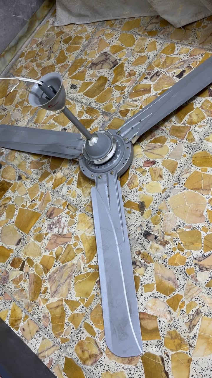 اغراض مستعمله للبيع 
كونفيره 
غرفة نوم
ماطور مبرده 
بنكات عدد اثنين 
ميز بلازما
للاستفسار***********
