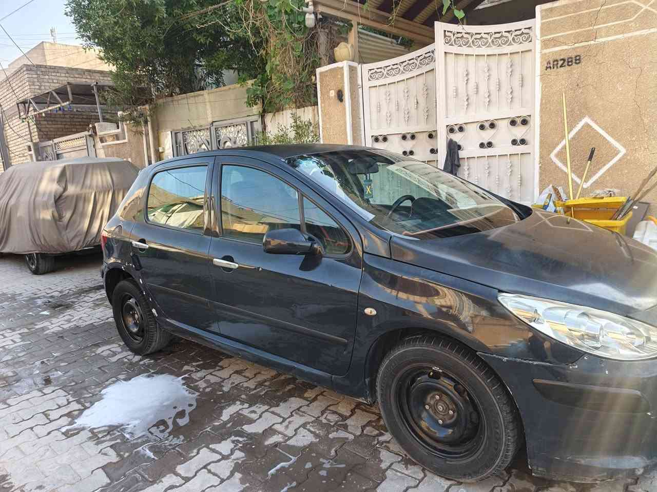 سلام وعليكم بيجو 307 البيع
بيهة طخة يم قبق البنزين قليلة سيارة جاهزة من كشي تخم تاير جديد داخل نضيف كير مكينة مكفولات سيارة بسمي عنواني بغداد البياع رقم بي وتساب ***********
