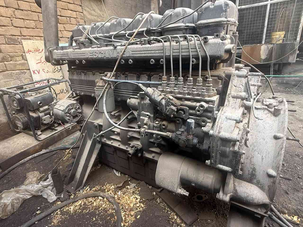 محرك اسكانيه ١٢٤ كهربائي شغال تفرعاته موجوده سايز ١٠ بي بخا@***********
