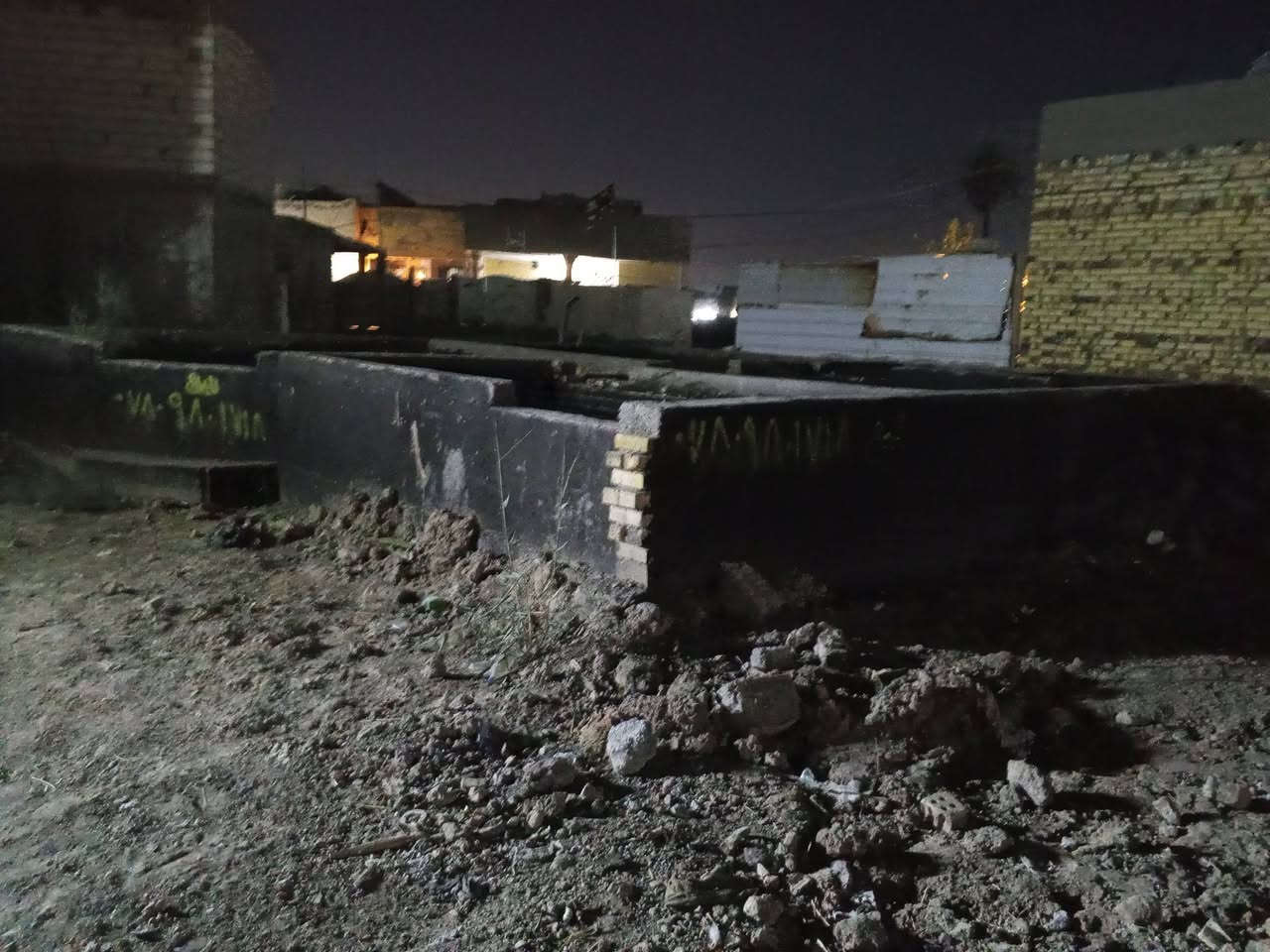 سلاام عليكم بتلو البيع

مكان ابو خستاوي شارع سنجار او عنانه خلف معمل التانكيات

مساحه 100متر مع فضله 40يعني 140متر
سند 25
سند بي مفروز

بتلو كامل مگير نقصه بس دفان

***********
