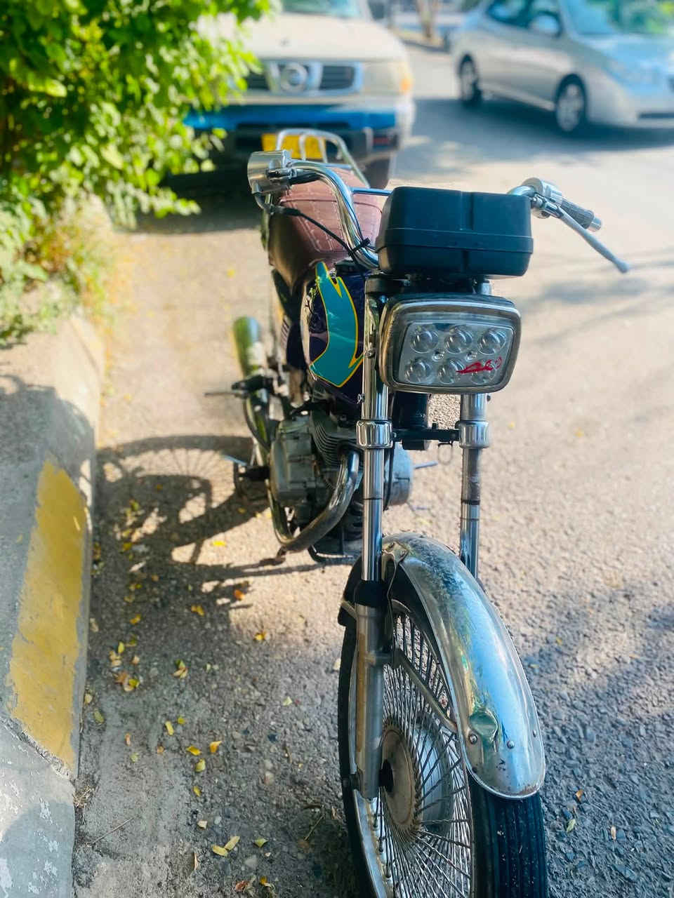 ئەم ماتۆڕەمان هەیە بۆ فرۆشتن 
تایگەری 2020 
دوکەڵ و لەحیمی نییە    هەردوو تایەکەی لۆکە 
ماتۆڕەکە تەنها سەوتی فلاونی هاتیا 
بۆ نرخیش ٢٨٠ هەزار و مەعمەلە 
بۆ تەلەفون ***********
