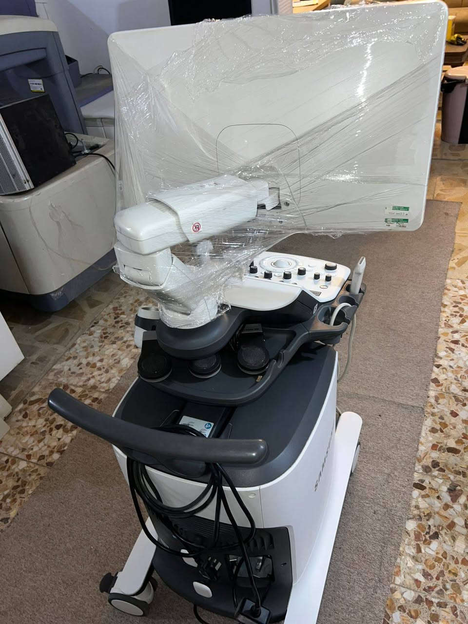 🔥 جهاز سونار Samsung ws حديث للبيع 🔥

📌 أداء احترافي ودقة تصوير عالية
📌 مناسب للعيادات والمراكز الطبية
📌 شاشة كبيرة HD لعرض أوضح وتشخيص أدق
📌 يدعم جميع الفحوصات العامة والدوبلر الملون
📌 تصميم عملي وسريع الاستجابة
📌 حالة ممتازة وجاهز للعمل مباشرة

✅ مناسب لفحوصات:
• النسائية والحمل
• البطن والأعضاء الداخلية
• الأوعية الدموية والدوبلر
• الغدة والمفاصل والأجزاء السطحية

💯 جودة تصوير قوية من شركة Samsung العالمية
💯 خيار ممتاز للأطباء والعيادات الباحثين عن الأداء والثقة
 للاستفسار والسعر التواصل خاص
***********:أو اتصال مباشر
🚚 إمكانية التجهيز للمحافظات

#سونار #Samsung #Ultrasound #اجهزة_طبية #اجهزة_سونار #عيادات #دوبلر #Medical_Equipment
