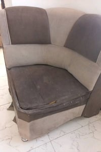 عيوني هذا تخم سعره 100 وبي مجال يحتاج اله تنظيف العنوان سامراء اليرموك...