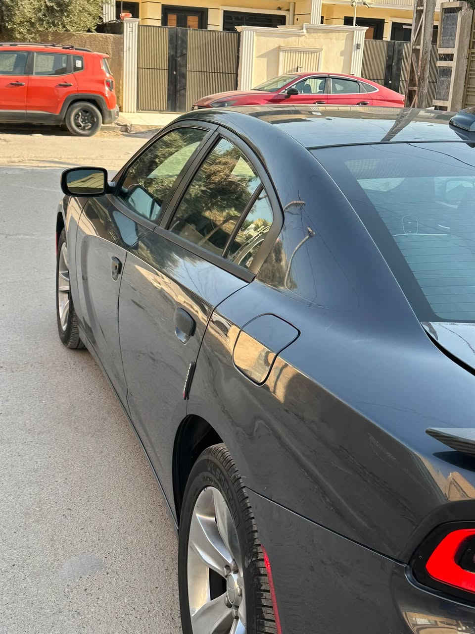 🚘 للبيع سيارة چارچر (SXT plus ) فول 1على 1 
السيارة بأسمي شخصياً وهزة جديدة وسنوية جديدة الى (2031)
وبيهه منظومة زنون اصلي 
🔹 مكينة 3600 V6
🔹 اللون: حبري (مسجل بالسنوية: رصاصي غير محدد)
🔹 موديل 2018
🔹 سيارة مرتبة ونظيفة
🔹 استخدام شخصي( مماشية على الخط)
🔹 الفحص على المشتري وبأي مكان يختاره

داخله بسجل نظيف (كلين)
بالعراق تم تبديل الجاملغ الايسر اصلي اصلي (مثل ماموضح بالسونار )

وبيهه رش بخشم البنيد (وصار بي جراد ) 
بدون دواخل ( الشاصي واللغود كفالة)
كما موضح بالسونار والصور المرفقة 

💰 السعر: [180$] وبيهه مجال للناس الطيبة 
📍 الموقع: [بغداد -الدورة ]
للاستفسار الاتصال فقط -الاتصال فقط 

***********

نص مكتوب في الصور:
- HERE WE GO!
- IT'S ELECTRIC TIME!
- RIDE CLEAN
- الـبـيـاع
- للفحص الفني والألكتروني للمركبات لجميع انواع السيارات
- باحدث الأجهزة الألمانية والسويدية
- Al-Bayaa For Vehicle Inspection
- التاريخ:
- رقم السيارة:
- ملاحظة نخلي كامل مسؤولياتنا بعد انتهاء الفحص وتسليم التقرير
- ((لا يتم فحص البلاستيك وما تحت الفابلون))
- ملاحظات/رصعات وخدوش وتكحيل،، الجاملغ امامي ايسر تبديل اصلي،،،
- albayaa2022
- البياع لفحص المركبات f
- معارض البياع - شارع المميز - قرب كراج النقل
- *********** - ***********