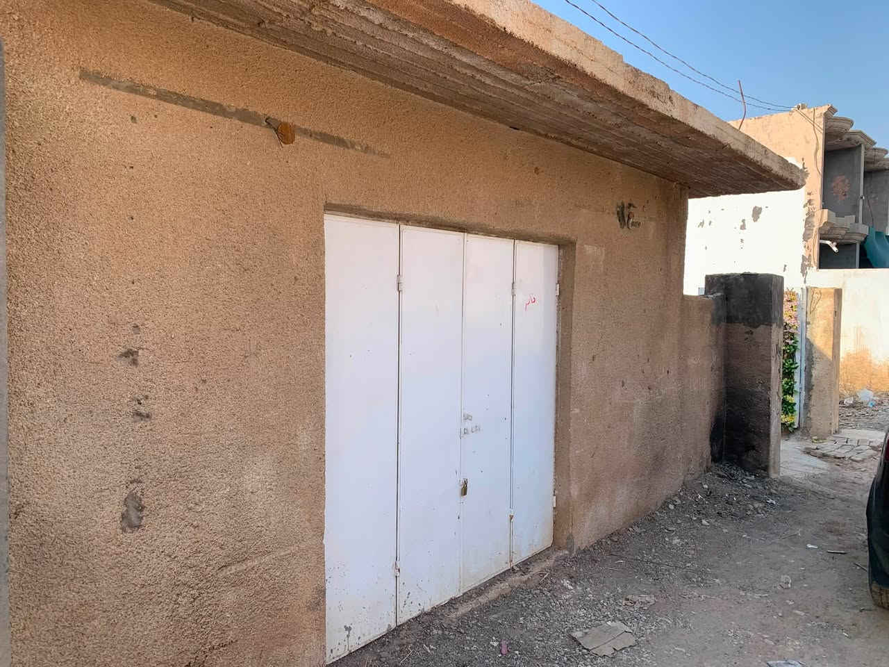 بيت للايجار + محل بسعرر 200 الف 🔥. 

لعنوان بختياري يم الكوميتا 

مطبخ واستقبال وهول وغرفتين نوم 

مساحه 200 متر 

للتواصل ***********
