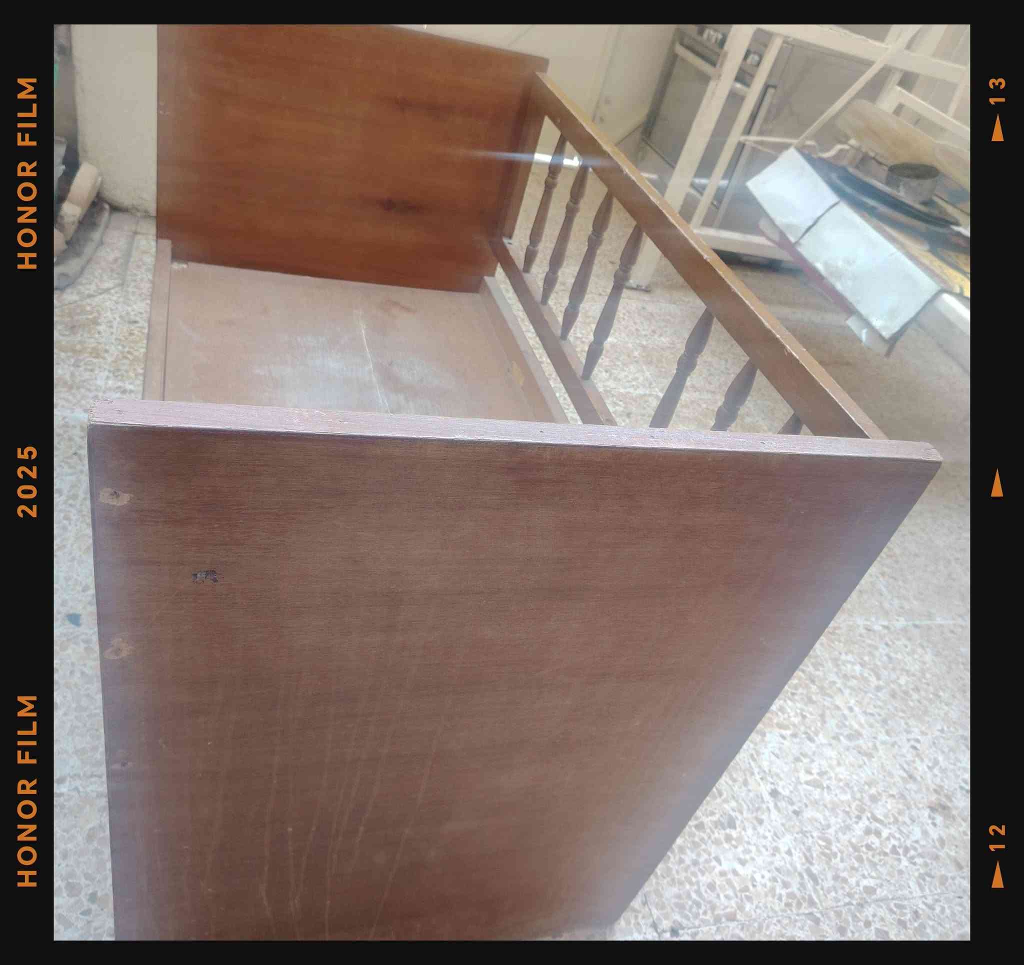 تخت اطفال • الايسر