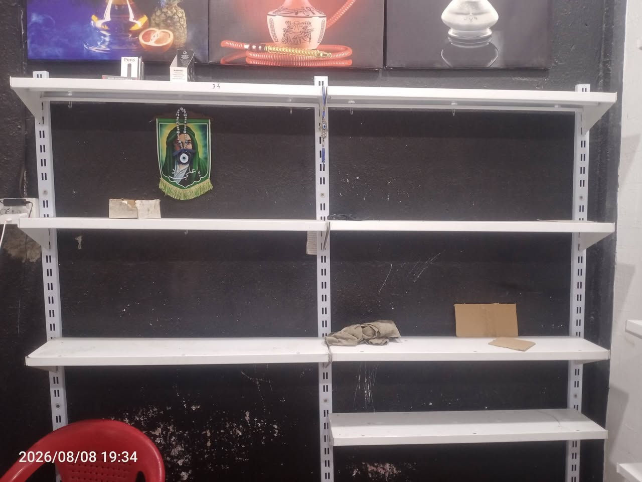 سلام عليكم 
رفوف مستعملات بعدهن جدد حلوات نضاف 
العدد 30رف و11ستان وميز وياهن وميزان اكتروني  سعر 200الف وبيهن مجال العنوان بصره قبله سوك المسطر رقم الهاتف ***********
