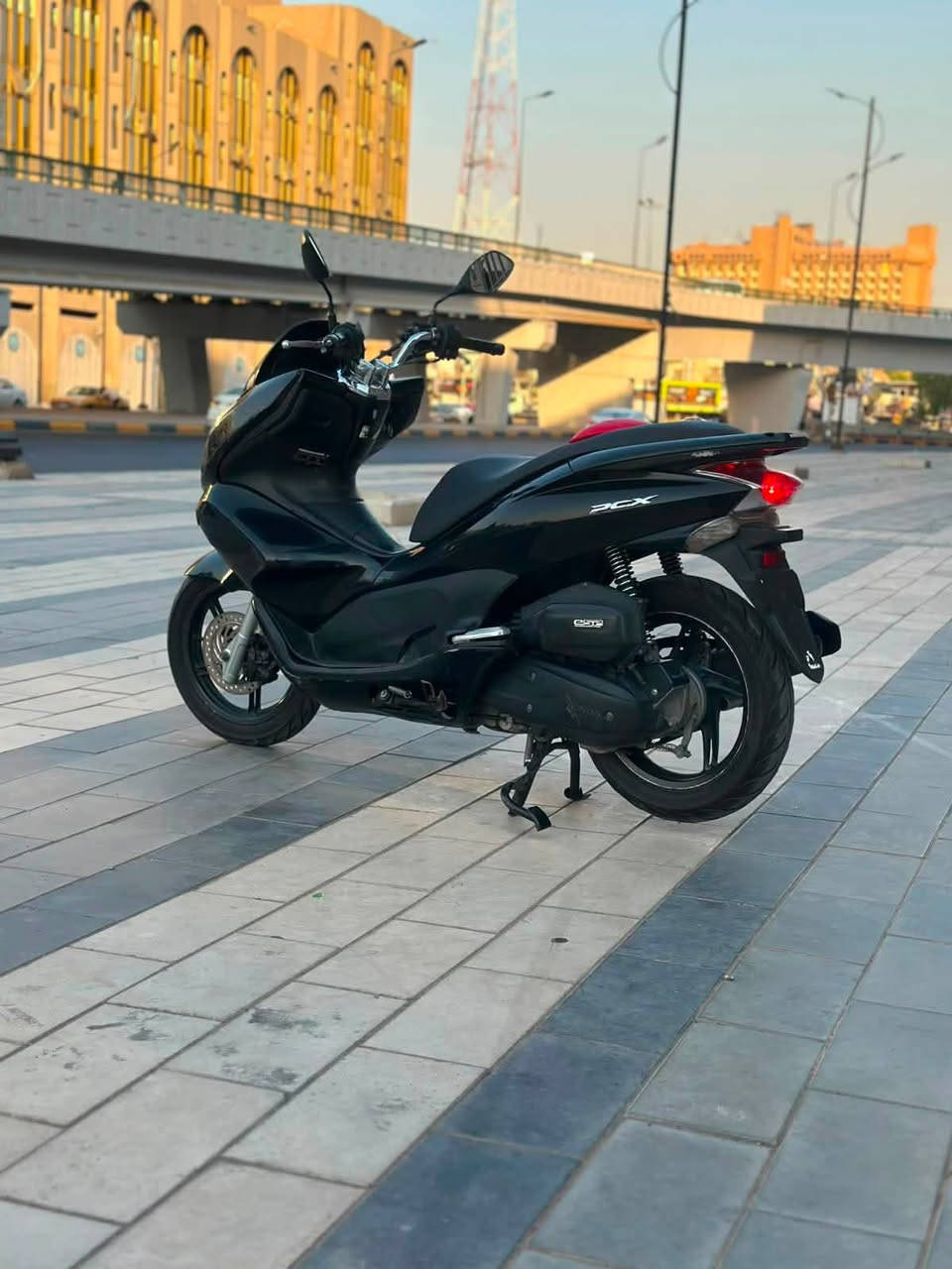 السلام عليكم للبيع دراجه pcxجيل اول مكينه 150 ماشيه ١٧الف دراجة  كلها ابلاديه شرط النضافه دراجهة مال رمبه المديل 2018ماخذها رمبه اوراق المعرض موجوده الدراجه على ايدي ياباني الاصلي JFدراجه جديده السعر 1500العنوان بغداد ‭***********‬
