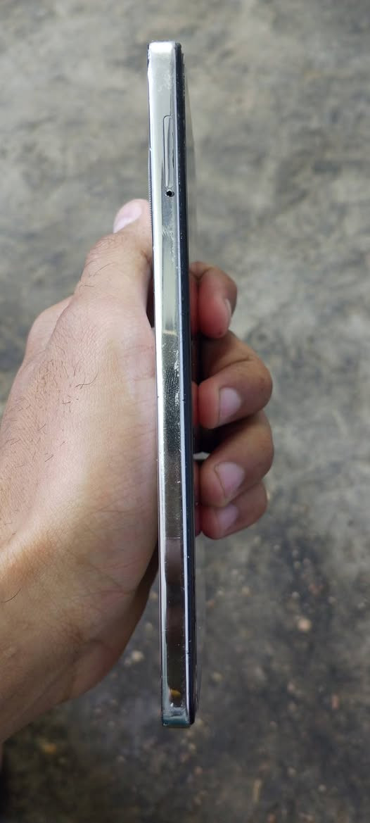 تكنو كامون30ذاكره256بدون ملحقات جهاز مكفول وعل فحص كله شغال للبيع ب180مكان الاعضميه***********

نص مكتوب في الصور:
- ٤:١٧
- هاتفي
- HiOS
- 15.1.2
- استنادا إلى Android
- التحقق من التحديثات
- اسم الجهاز
- TECNO CAMON 30
- التخزين
- ٤٢,٣٩ غ.ب / ٢٥٦ غ.ب
- الطراز
- TECNO CL6
- وحدة المعالجة المركزية
- Helio G99 Ultimate
- RAM
- 8.00 GB+5.00 GB
- الكاميرا الخلفية
- 50M OIS+2M
- الكاميرا الأمامية
- 50M
- البطارية
- 5000mAh
- الشاشة
- 1080x2436