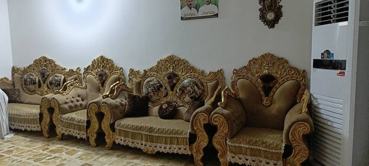 قنفات ملكية للبيع 🛋️✨
قنفات ملكية مرتبة ونظيفة للبيع، مناسبة للبيت والصالون 🌷
💰 السعر: مليون ونص فقط
📍 المكان: الكوفة – حي ميسان

للجادين فقط، والاستفسار والتفاصيل مراسلة خاص 📩
السعر قابل للتفاوض بالمعقول.
التواصل على الرقم /  ***********

