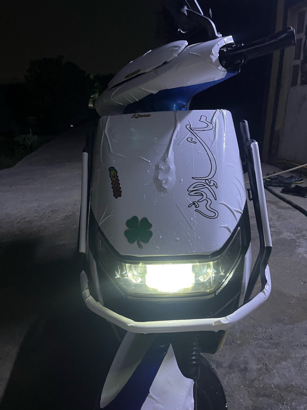 سلام عليكم دراجه سكني للبيع عدد البطاريات 7 السرعه 90 داجه حيل جديده ناقصنه بس جاملق خلفي السعر 400 وبيهه مجال للطيبين العنوان بغداد ابو غريب هاذه رقمي وبي واتساب ‭***********‬