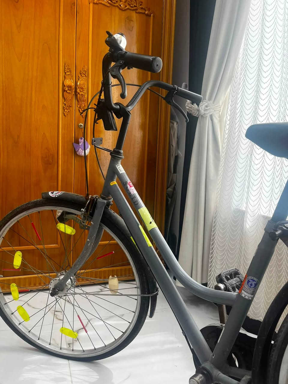 السلام عليكم 👋🏻
بايسكل للبيع 
نوعيه؟ عبد الحليم 🚲
الحجم ؟ 26 
اللون ؟ رصاصي🩶
تايات جديد 
نضافه 99
بايسكل جديد 
مقعد امامي 
مقعد خلفي 

عنواني ؟ موصل 📍

الاستفسار خاص او على الرقم 

***********
