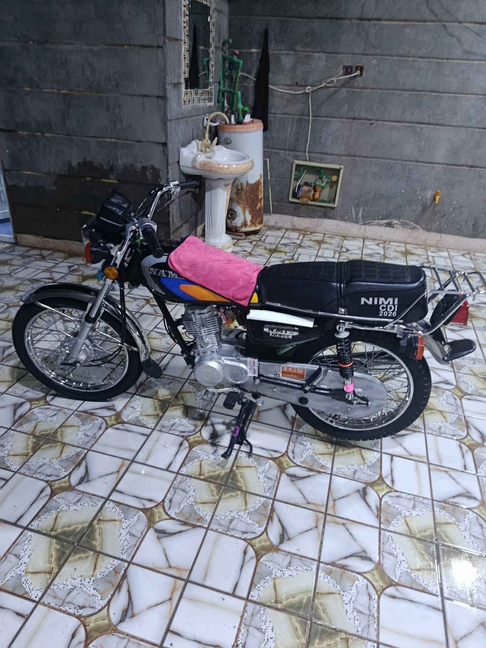 السلام عليكم دراجه للبيع مديل 26درجة نضيفه معدل شلعه مكفوله من الفتح مكان بابل طهمازيه مفرك العلويه شريفه رقم ***********بي واتساب سعر خاص
