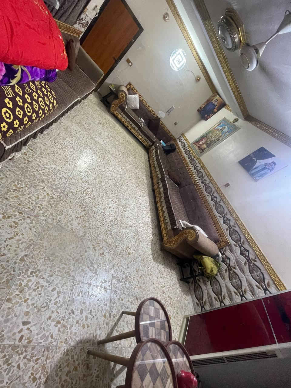 للبيع بيت 🏡 طابو صرف فى #الشرطةالرابعه مساحته #١٠٠م واجهه خمسه يحتوي على #ثلاث_طوابق ست غرف نوم 😴 وصاله وحولي ومطبخ وخدمات بناء ٢٠١٥ للإستفسار اتصال 🤙 على #الواتساب على الرقم ***********
#الجميع
