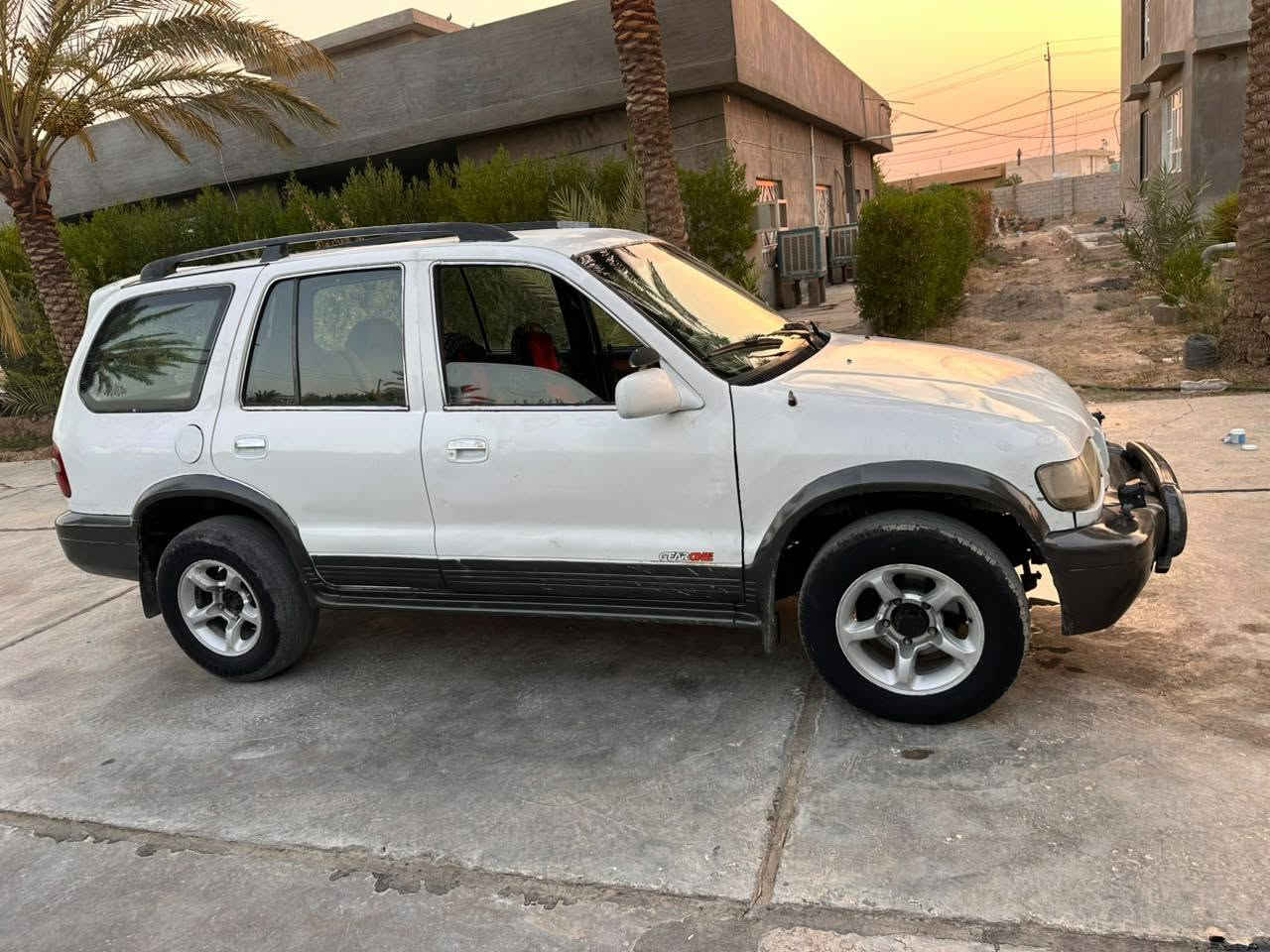 السلام عليكم كيا سبورتج موديل 2002  رقم سليمانية انكليزي سنوية ما نافذة محرك 2000 جديد وكير جديد حاوية صدر امامي خلفي جديد داخل ودشبول نظيف منظومة تبريد كاملة  كهربائيات شغالة مسجل شاشة شغال 
فور ويل سيارة 
السعر 39
ديالى المقدادية 
الاتصال ***********
