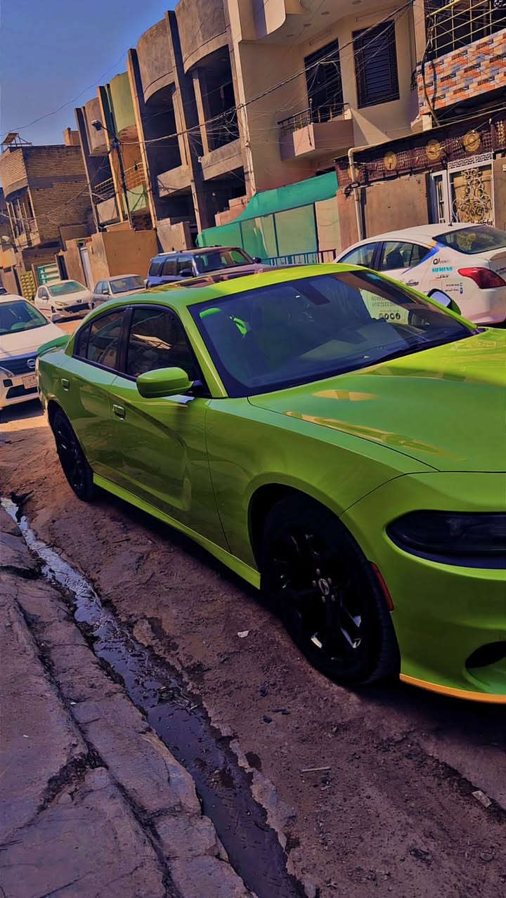 سلام عليكم للبيع جارجر gt اصل خليجي
لون مميز تفاحي 🍏
موديل 2019 
السيارة كلش نضيفة فول مواصفات كشن حضن شاشة جبيرة تشغيل عن بعد حساسات بيهة صبغ هنا صار باب وجاملغ خلفي جهة السايق رقم بغداد بأسمي 
السعر 225 وبيهة مجال بسيط مكانها بغداد البلديات 
للتواصل الاتصال على ***********
