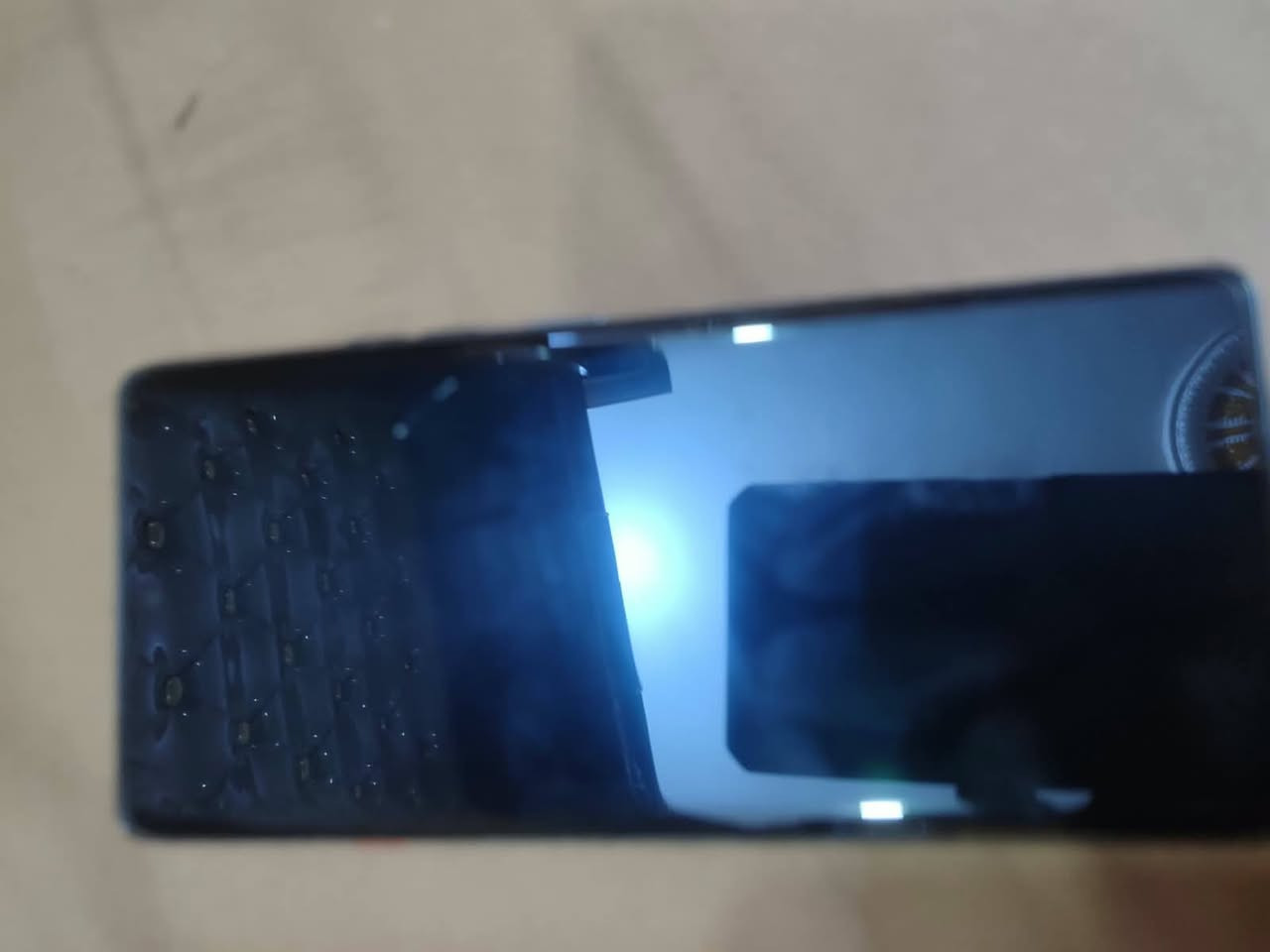 السلام عليكم مبايل لبيع مبايل نضيف ذاكره 256 سعر 350 بي مجال  *********** مكاني حي العسكري قرب مدرسه حشد

