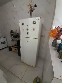 ثلاجه للبيع السعر اتصل ٠٧٧٦٠٠٨٠١٣٦