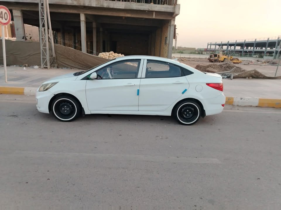 السلام عليكم
اكسنت خليجي موديل ١٤ بيها ضربة بالجاملغ الخلفي مكينة 1600 وكير خير من اللّٰه حدادية جديده تبريد شغال رقم نكليزي سنوية لل 2030 بسمي السيارة ما عليها غرامة ولا ربع سعرها
76 وبيها مجال
رقم ***********
