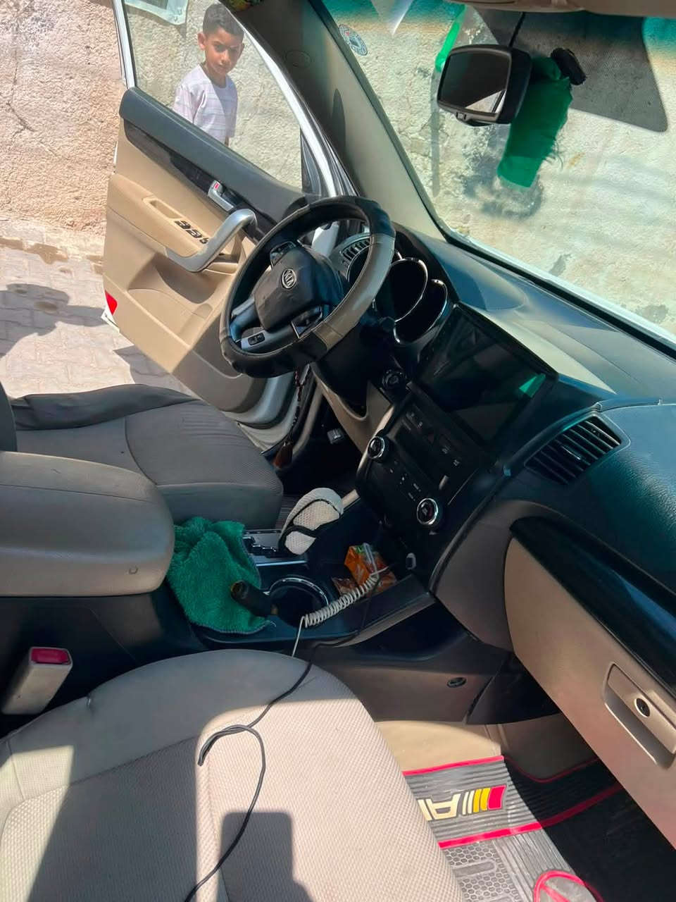 السلام عليكم سورتنو للبيع ٢٠١٢ فول موصفات رقم شمالي بسمي مكينه ٤ سندر
باقي تفاصيل اتصل وتدلل
***********7
