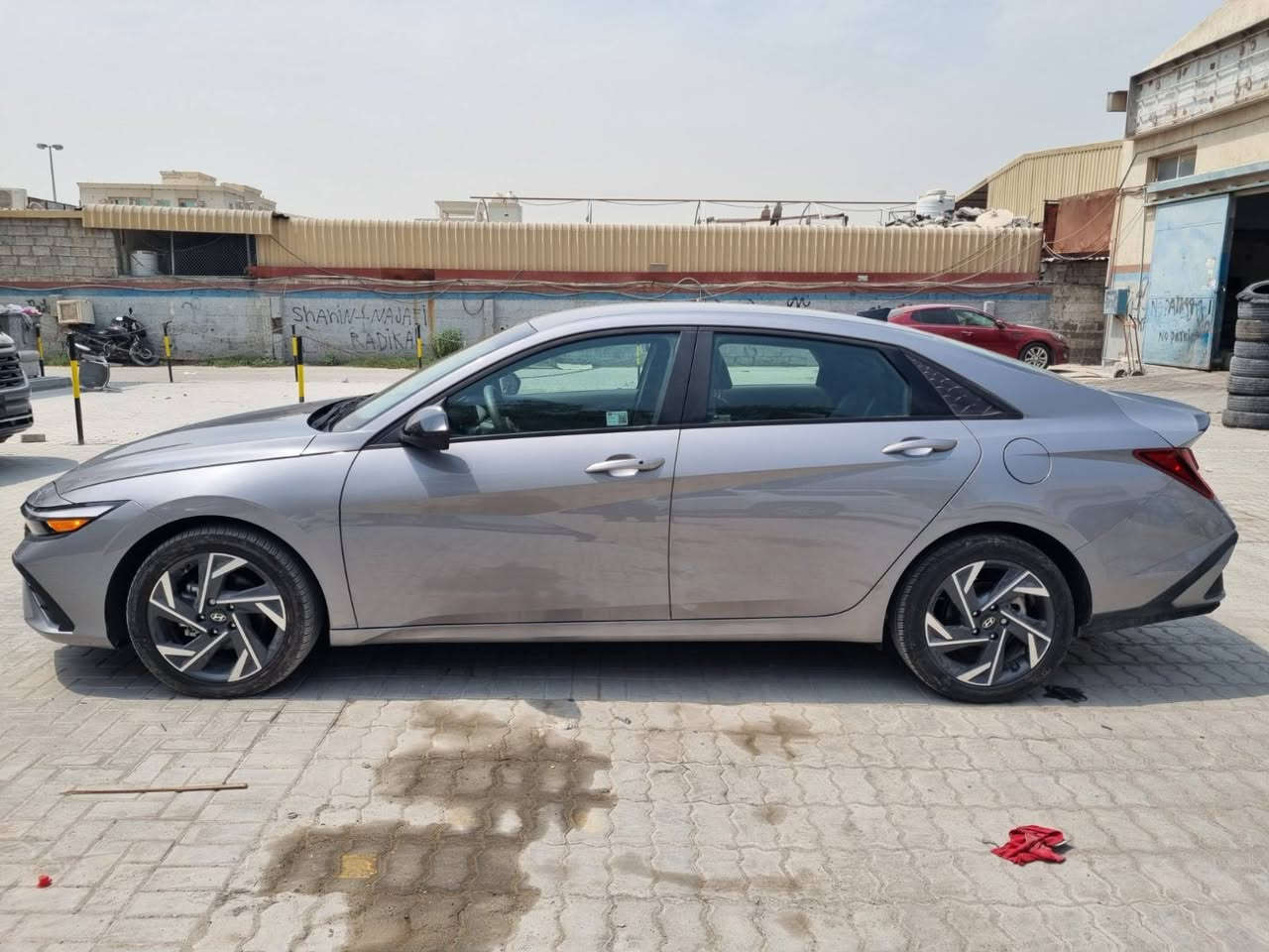 السلام عليكم
هيونداي النترا 2025 فول بصمة تشغيل وابواب ، بدون دواخل ، بدون تبديل

2025 HYUNDAI ELANTRA, SEL

2.0L, 4 cyl., 147HP 

وارد أمريكي ، رقم بغداد ، اللون فضي ، محرك 2000 دوش ، شاشة لمس ، بصمة تشغيل ، بصمة أبواب ، تشغيل عن بعد ، نافكيشن ، نقطة عمياء بالمراية ، مثبت سرعة ، نظام تجنب الحوادث مع تحذيرات النقطة العمياء وتحذيرات مغادرة المسار ، كامرة خلفية ، الحادث كما موضح بل الصور، ضربة خفيفة ، تصليح  وصبغ جزء من البونيد ، بدون دواخل ، الارباكات كلهن سليمة ، ماشية تقريبا 11 الف ميل  

السعر 165

رقم بغداد شهداء وكاله عامه باسم بنيه البنيه من بغداد 

بغداد 

رقم الهاتف ***********
