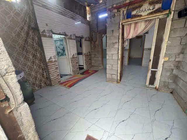بيت زراعي بي وصل تطويب مساحه 200م
السعر 26 

الدجين الثانيه نهاية شارع حجي كشكول قرب ام البالات شارع الصدرين مجاور المدرسه الجديده 

بناء بلوك عكاده 

يحتوي على 

غرفتين 

وصالتين

 ومطبخ

ومجمع صحيات 

وساحه كبيره 

واتساب *********** علاء بدر

نص مكتوب في الصور:
- المدرسه