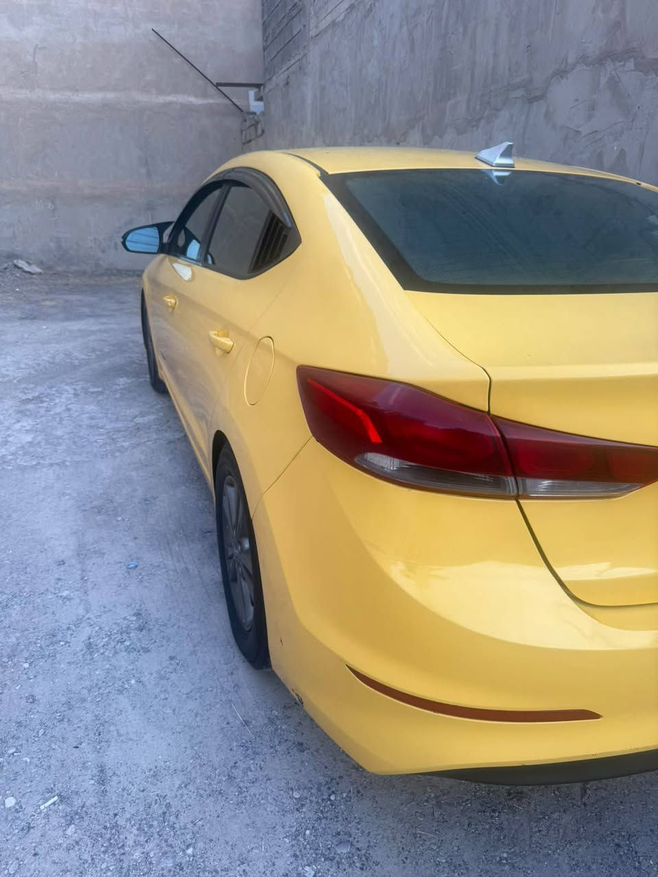 النترا 
موديل ٢٠١٨ 
فول تحكمات 
رادار جانبي 
رقم بغداد انكليزي 
سياره بدون دواخل فقط 
جاملغ اليمين الخلفي 
منظومه غاز 
طخم تايرات جديد 
صدر امامي جديد
صدر خلفي جديد
باتري جديد 
السعر 118$
***********
