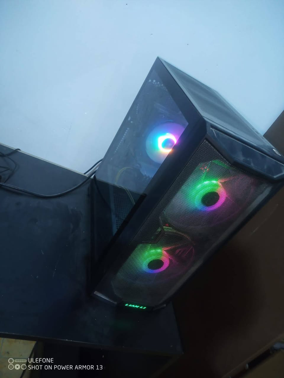 CPU: AMD Ryzen 5 5600
GPU: GTX 1660 Super MSI ventus 
M.B: MSI Tomahawk B350
RAM: Tforce 16GB 2x8 3000mhz white RGB
Case: Lian Li 215 Lancool mesh
PSU: 600watt
SSD:128GB
HDD:1TB

monitor : AOC 27G2G3 
27 INCH , 165Hz , VA , 1Ms , Curved  
نضيفة مع كابل HDMI +DP 
بيها عيب واحد دكمة الاتجاه اليمين عاطلة 
اما غير شي ممتاز ماكو غير مشكلة 

mouse : redragon emperor 12400Dpi wired 
keyboard : redragon Yama K550   
wifi : usb adapter tp-link 300Mbps 
UPS: kstar 1500va 
pc desk (ميز الحاسبة ) : 170x60cm

السعر 900 الف دينار بالكامل 
مكاني بغداد
***********

نص مكتوب في الصور:
- ULEFONE SHOT ON POWER ARMOR 13
- LIAN LI ULEFONE SHOT ON POWER ARMOR 13
- AI QUAD CAMERA ULEFONE SHOT ON POWER ARMOR 13
