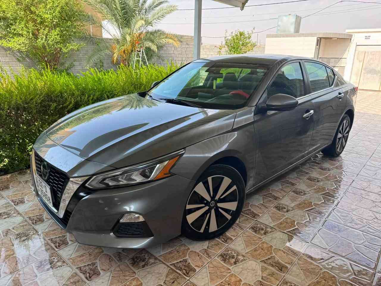 للبيع نيسان التيما لون نفطي 2022 SV وارد امريكي رقم شمالي 
المواصفات 
بصمة-رادار امامي خلفي-اشاير بالمري - تشغيل عن بعد - كشن كهرباء -فتحة-قيادة ذاتية وغيرها  عدا كشن جلد 

محرك2500 
ماشية 70 km
الضرر 
موجود بالصور حافة الجنطة فقط والباقي مكفول 
الاستفسار على الرقم ***********
العنوان الرمادي حصيبة الشرقية

