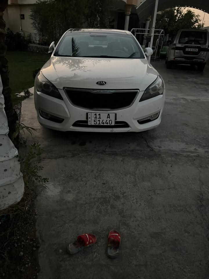 kiA-GADENZA-SXL-v6-مكينه3500-خليجي 2011موديل فول اعلى فىه في الكادنزا بانوراما كامل بصمه حساسات كامرات دبل جاهزه وكلشي فيها ان  شاءالله كامل تخم تاير باتري تبريد لايتات منضومه صدر كامل تخم درايم شفت اصلي وكاله بيها صبغ  حزام بدون حادث طخات ونواعم فقط ابيض صدفي والكل تعرف الصدفي اجمل لون السعر 100ورقه ماترهم مراوس ولا قصط  سنويه باسمي جديده تحويل ثاني يوم  رقم الهاتف *********** مكان السياره بغداد ابوغريب
