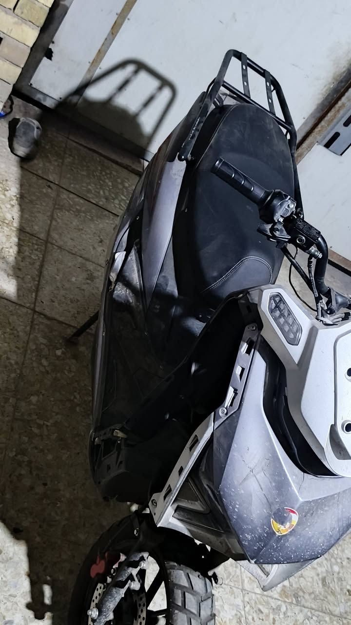 🏍️ للبيع دراجة شحن T-MAX، 6 بطاريات، تحتاج تبديل واجهة أمامية ودشبول وتاير.
💰 السعر: 800 ألف قابل للتفاوض 📞 ***********
