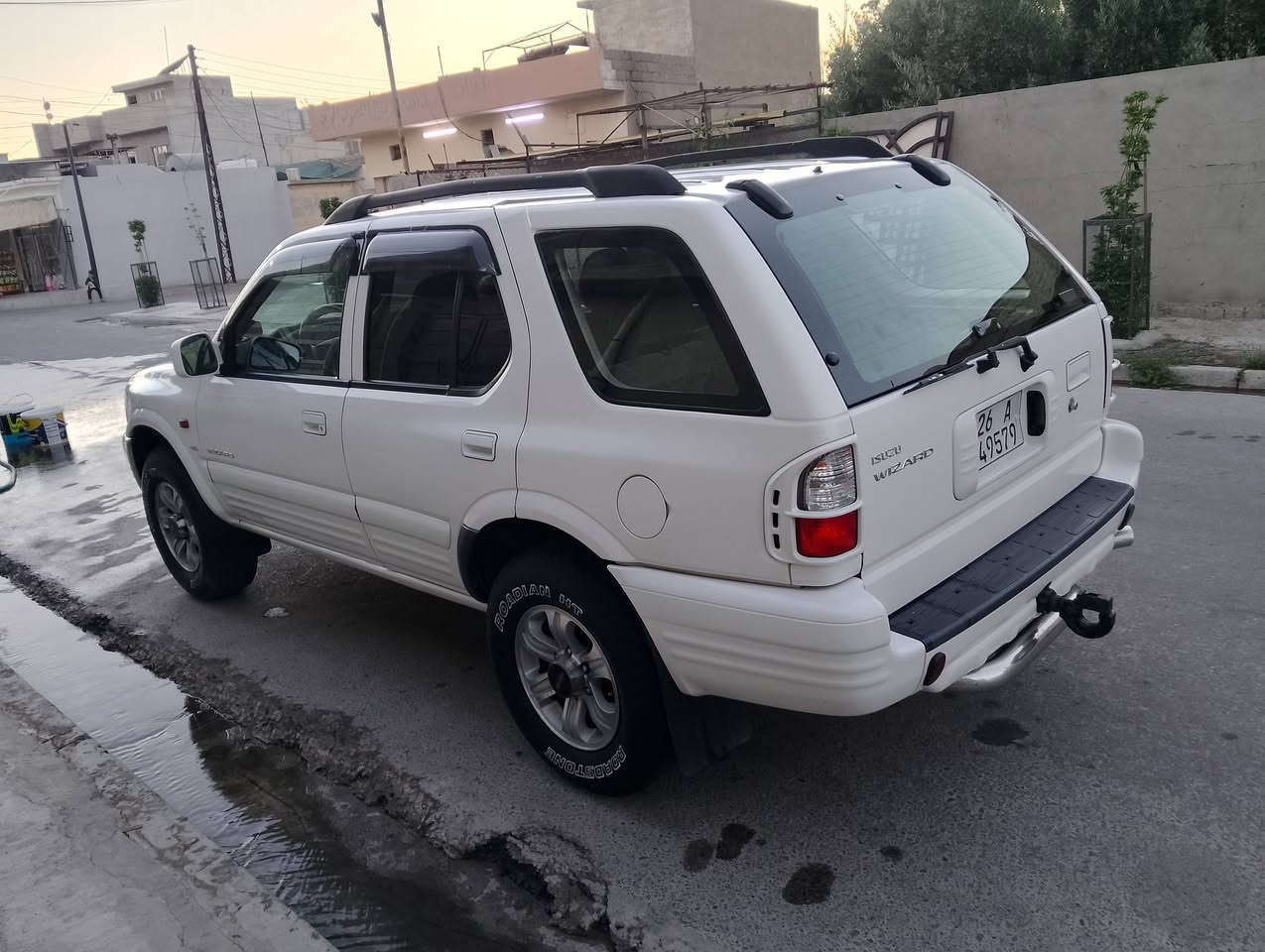 ايسوزو • ٧٣ ورقة • ٢٠٠١