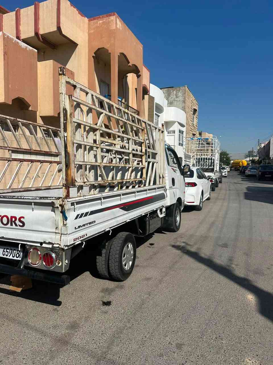 Kia bongo 2010 
کیای بار مۆدێل ٢٠١٠ 
مەکینە رەش 
تەنها یەک بست لای سەکن سبوخە
باقی هەموو بەشەرت 
*********** أربيل, العراق
