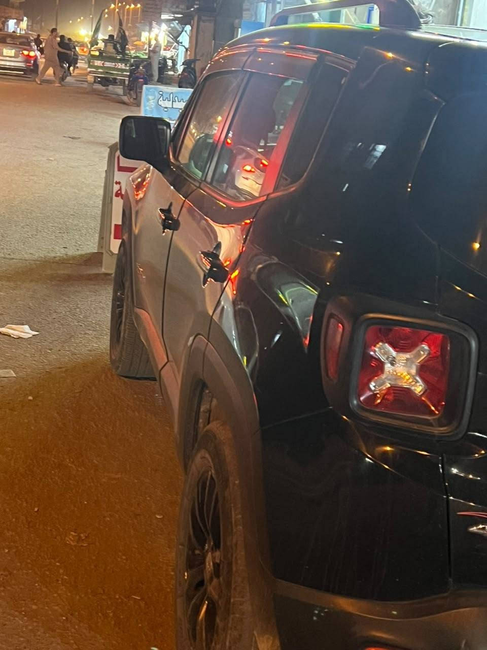 سلام عليكم جيب رنكيد للبيع موديل ٢٠١٧ نظيفة من الداخل لونين و مكفولة الدواخل
و الحادث جاملغ ايسر
السيارة فول مواصفات
تحكم ستيرن
مانع انزلاق 
شاشة كبيرة
تشغيل عن بعد 
فورويل 
سبورت محرك 2400
سايد بريك دكمة  
مكان السيارة بابل مركز السعر ١٢٥ وبي مجال 
رقم الهاتف *********** الرقم بي واتساب
