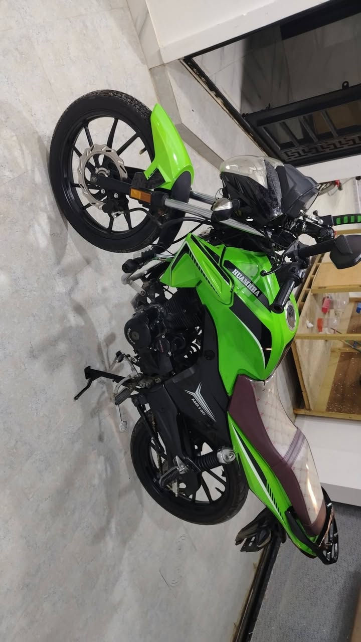 السلام عليكم هيومه للبيع السعر مليون وربع وبيهه مجال مسجله محرك 150cc ممفتوح الدراجه نضيفه حيل للاستفسار *********** والخاص مفتوح
