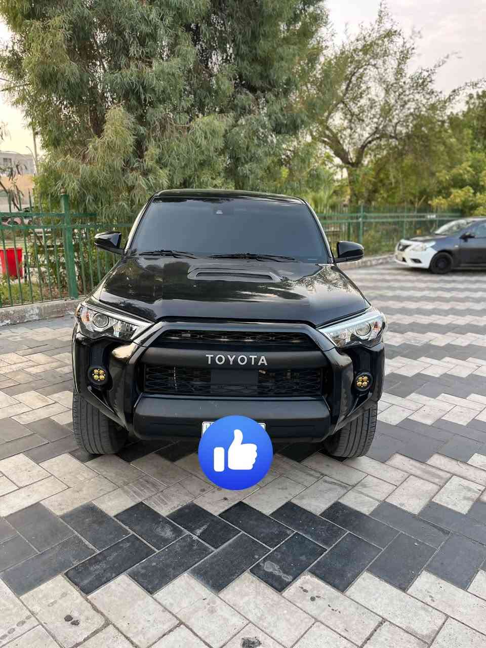 تحية طيبة 

فور رنر 2020 بدون ارباك 
ماشيه 40 الف 
كير مكينه برغي ممفتوح بيهه 
السيارة جديده بمعنى الكلمه 
4 راكب مواصفات RS5 

السعر. 25$ بيهه مجال 

مكانهه بغداد زيونه

***********
