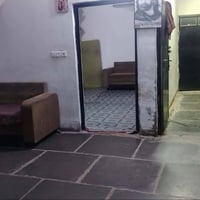 للبيع بيت 150,متر مسلح طابوق مستعجل وبيه مجال للي يريد يشتري ...  الدو...