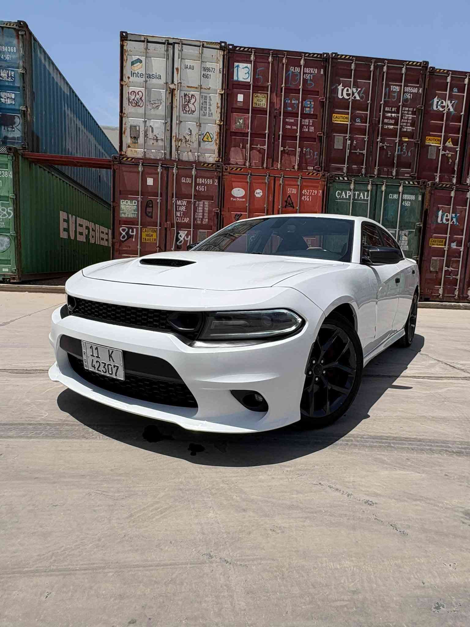 السلام عليكم
عندي دوج تشارجر RT 5700 
موديل 2019 super track pack
ممشى السيارة 77 ميال 
كشنات حضن كنتارا + جلد 
مواصفات الارتي معروفة من حساسات خلفية من شاشة كبيرة من سماعات Alpine من شفتات ستيرن 
كزوز رياضي بلاد دبات سود جاية وياها
عندي وياها لحايه ودوس ودفيوزر اسود ولايت متغير و اويل كاج كان اني شايلهم من السيارة
حادث السيارة جاملغين امامية واحد مبدل والثاني فقط صبغ ونص البنيد صور الحادث والسونار  داخل البوست 
السعر 185 وبيها مجال 
مكان السيارة بغداد / الشعب 
رقم الهاتف : *********** استاذ احمد
