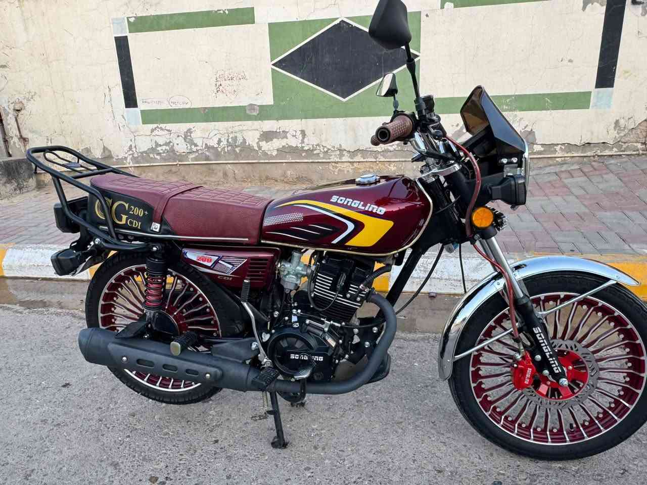 سلام عليكم ايراني موديل 26 محرك 200cc بعده طك كورتون صالي شهر من شديته مكاني تأميم سعر مليون بي مجال سويجات 2 بصمات 2 ورقه منفيس ‏‪***********‬‏
