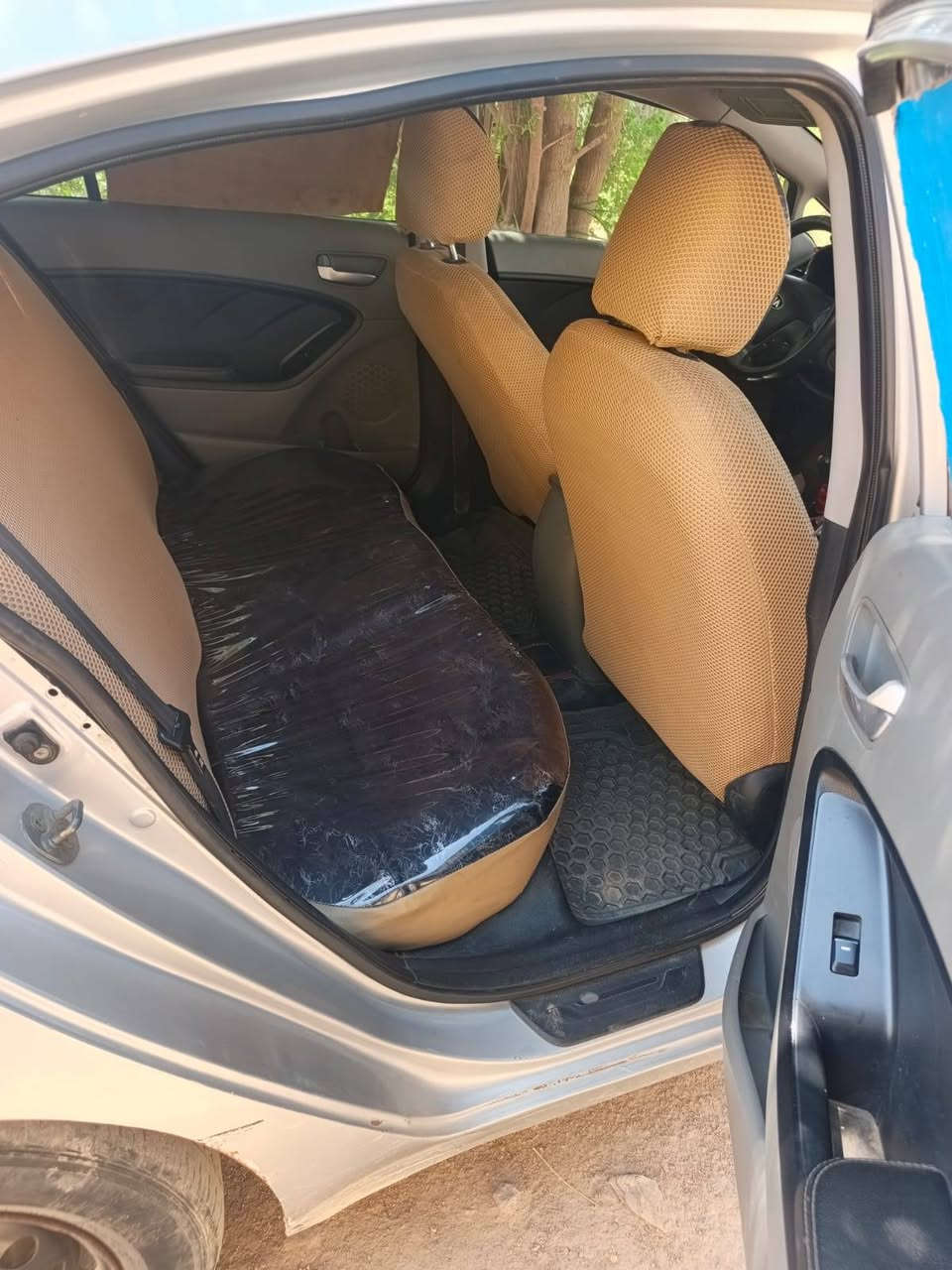 السلام عليكم    سيراتو م15 وراد.خليجي جاهزه مكينه كير حداديه تخم تاير تبريد  بسمنه للبيع او مراوس  مكان السياره شطره سعره 105بيه مجال‏*********** ‏‏‪

