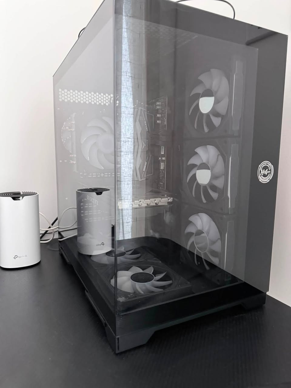 السلام عليكم حاسبات pc ثنين للبيع
اولاً البيضه مواصفات كرت شاشته 4060msi 8g rtx 

معالج رايزن 5 5500

رامات من تي فورس 8*2 16g

مذربورد msi a 520m pro مع هادرات ثنين 1تيرا وثاني 256g

مبرد معالج rgp

اضاءه rgp إخفاء وايرات كرت ولمذربورد 2

كيس لون ابيض 4فانات

مع كيبورد وماوس وشاشه من نوع zxt  فريم165 ،1k

مع مايك وستاند ومكسر وحامل يدات ومايك rgp مع سماعه نضيفه كلش لقطع الي مذكوره كلهن جدد وياهن ستتم سماعات مع ubs 1kvجديد كلش من شركه falcon مع كيبوردات 3اضافيه

مع ماوس باد حجم كبير  سعر : 1200

للتواصل ؛ ***********

______________________________________________

ثانياً لpc الأسود مواصفات كرت شاشه 4070rtx ti 12g rgp 3fan من شركه GEFORCE

مذربورد msi b650 دبل هاارد m.2 واحد 512 وثاني 2تيرا 

معالج رايزن 7 8900g  مع مبرد غازي اصلي 

رامات من تي فورس ddr5 32g 16*2 rgp 

كيس من هيرو كير 7فان لون اسود 

مع شاشتين شاشه الاولى لون ابيض 2ك 245فريم 

شاشه ثانيه لون اسود 1ك 70فريم 

كيبورد من أتاك شارك ابو شاشه مع مايك من fifineاصلي rgp

مع سماعه من اجازج اصليه ام لمايك وكل لقطه جديده الي بلحاسبيتن مع ups اونلاين 2kv مع سماعه تنحط تحت شاشه بلوتوث اصليه كلش صوته قويه وتصير مسطره مع ويب كام 4ك اصليه مع ماوس من لوجتك يجي 12زر إضافي مع ماوس باد حجم كبير 

مجمعهن صار تقريبا 5اشهر

سعر: 2500

العنوان بغداد البياع الشرطه الرابعه 
للتواصل ؛ ***********
