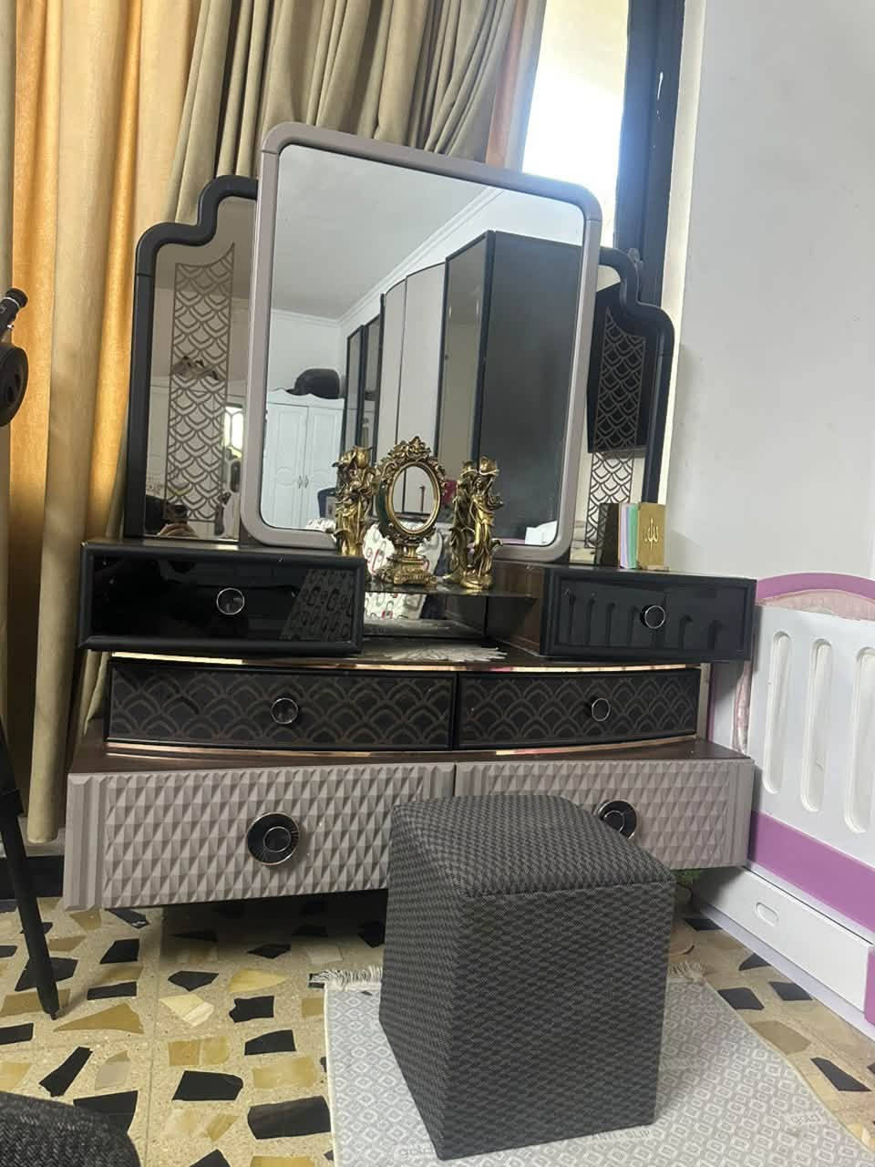 غرفة نفرين • نظيفة • مستعملة