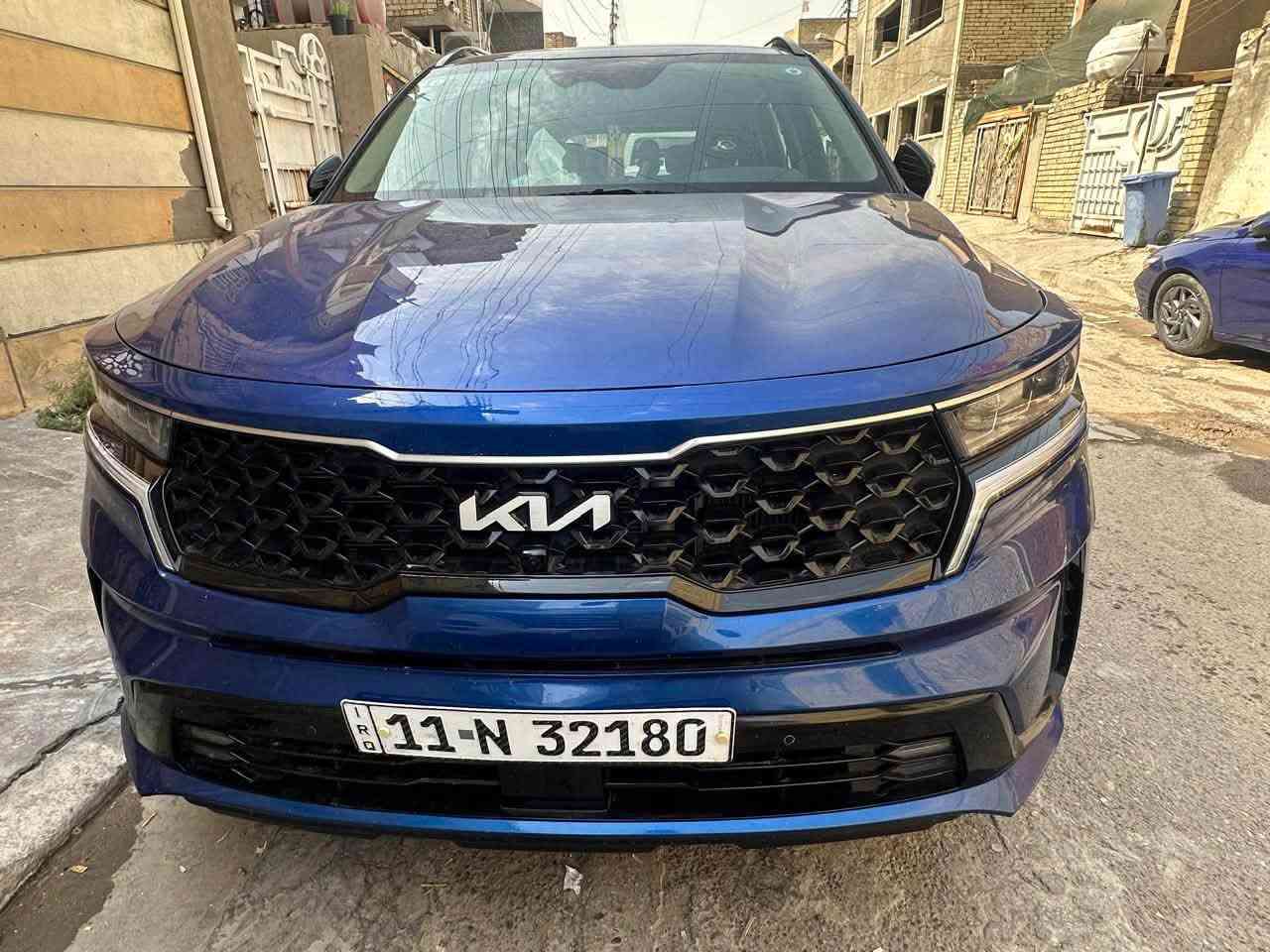كيا سيرنتو موديل ٢٠٢٢ رقم بغداد اللون فيروزي مواصفات SXبرستيج فول مواصفات محرك ٤ سلندر تيربو بنوراما كشنات جلد مواصفات ١ / ١ حادثها تبديل بنيد ودعامية امامية مع تصليح خشم الشاصي مكان بسيط وبارد في الجاملغ الأمامي صور السونار مرفقة في المنشور السيارة ماشية ٥٧ الف كيلو متر سيارة جاهزة بدون نقص 
واتساب ***********
