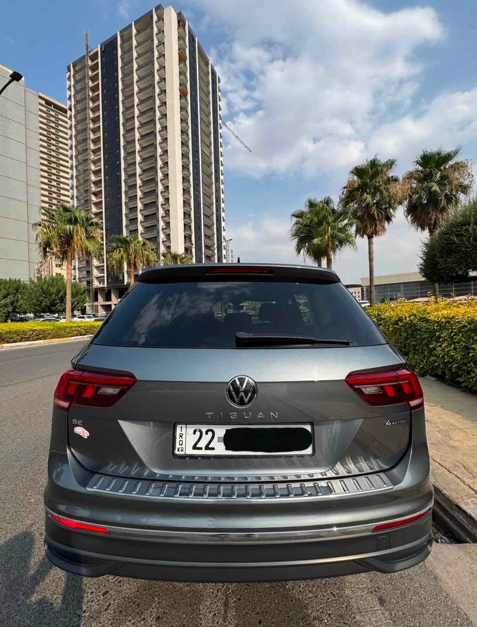 Volkswagen Tiguan 

فۆلکسواگن  تیگوان

مواصفات : SE ئەمریکی

  مۆدێل: 2022

 *بڕی ڕۆیشتوو: 19,000 Mil

مەکینە : 2.0T

 مواسەفات: ئەمریکی

 *سیستمی لێخوڕین:* 4MOTION (چوار تایە لێخوڕین / AWD)

 ڕەنگ: نفطی

 رەوش : پێش کەپس - تەنها ١ پارچە سبوغی هەیە دەرگای سایق.

 تایبەتمەندییە دەرەکییەکان: رادار جادە ، رادار سوکان ، رادار راوەستانی ئۆتۆماتیک ، پانۆراما و سلاید ، لایتی پێشەوە LED، ویلی ، ڕێڵی سەر بنمیچ.

 *تایبەتمەندییە ناوەکییەکان: کوشن هیتەر و جلد و کوشن کارەبایی ، شاشەی گەورەی لەمس، شاشەی دێشبووردی دیجیتاڵ (Digital Cockpit)، گێڕ ئۆتۆماتیک لەگەڵ دۆخی جۆراوجۆری لێخوڕین ، کارپلەی ، 

Whats app :  ***********

———————————————————-

Volkswagen Tiguan

فولكسواگن تيگوان

المواصفات: SE أمريكي 🇺🇸
الموديل: 2022
الممشى: 19,000 Mil
المحرك: 2.0T
المواصفات: أمريكي
الدفع: 4MOTION (دفع رباعي AWD)

اللون: رصاصي ميتالك غامق

الحالة: قبل الكپس، فقط قطعة صبغ بباب السائق.

المواصفات الخارجية:

* رادار طريق
* رادار ستيرن
* رادار توقف أوتوماتيكي
* بانوراما وسلايد
* لايتات أمامية LED
* ويل
* ريل للسقف

المواصفات الداخلية:

* كراسي جلد، هيتَر، وكراسي كهربائية
* شاشة لمس كبيرة
* شاشة دجتال للداشبورد (Digital Cockpit)
* گير أوتوماتيك مع عدة أوضاع للقيادة
* كارپلي

WhatsApp: ***********
